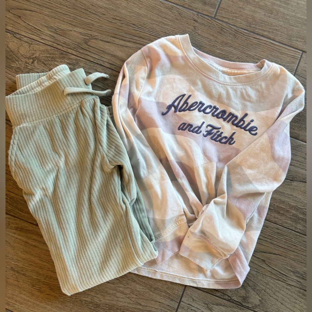 Girl’s Abercrombie top and velour pants